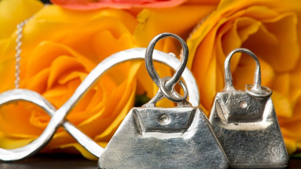 photo-of-bags-pendant