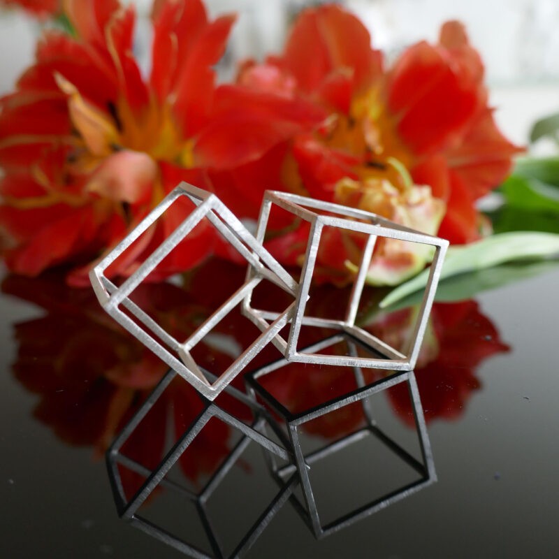 photo-of-cubus-pendant