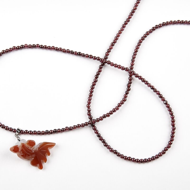 photo-of-garnet-necklaces