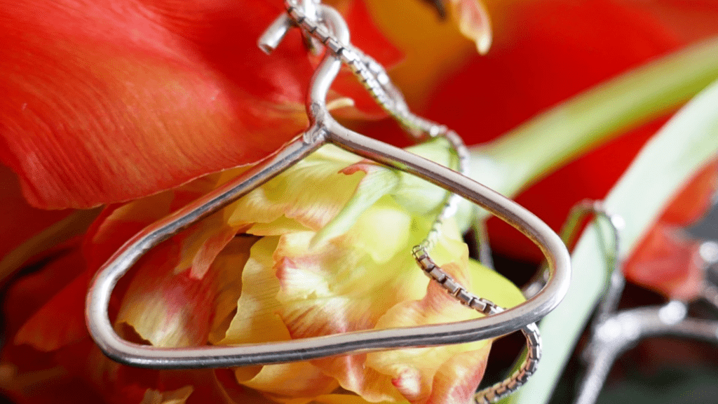 photo-of-coathanger-pendant