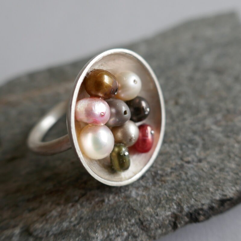 photo-of-pearls-coloured