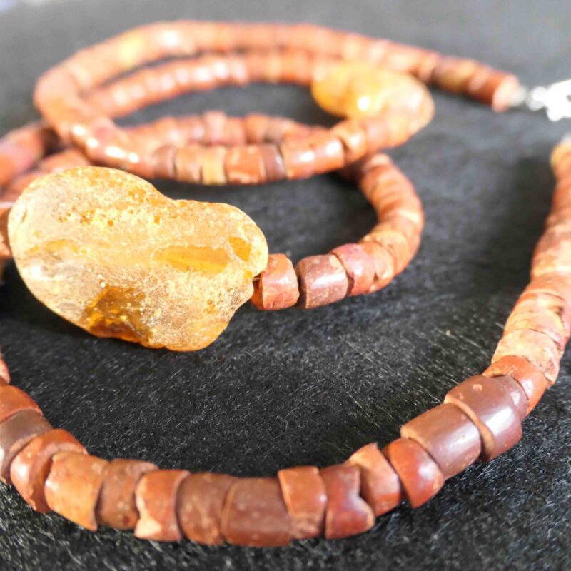 Photo of silex quarz necklace