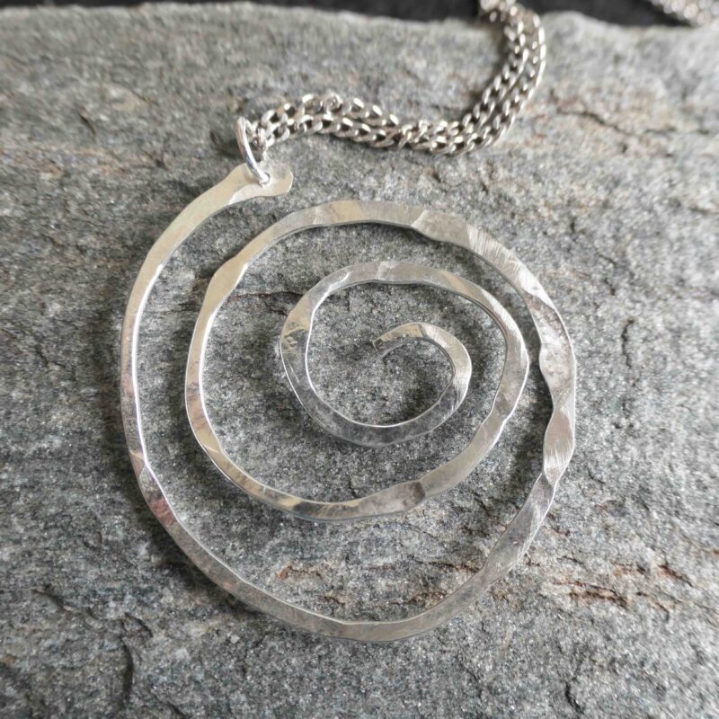 Pendant-labirynth